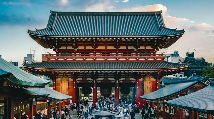 Crowds of visitors in front of Senso-ji Temple in Asakusa, Tokyo