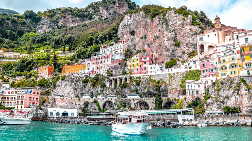 Colourful houses on the cliffs of Positano